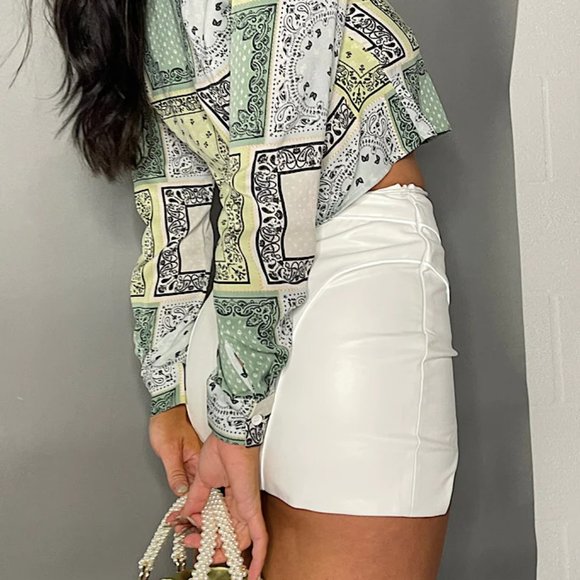 Satin Bandana Print Blouse - Picture 4 of 4